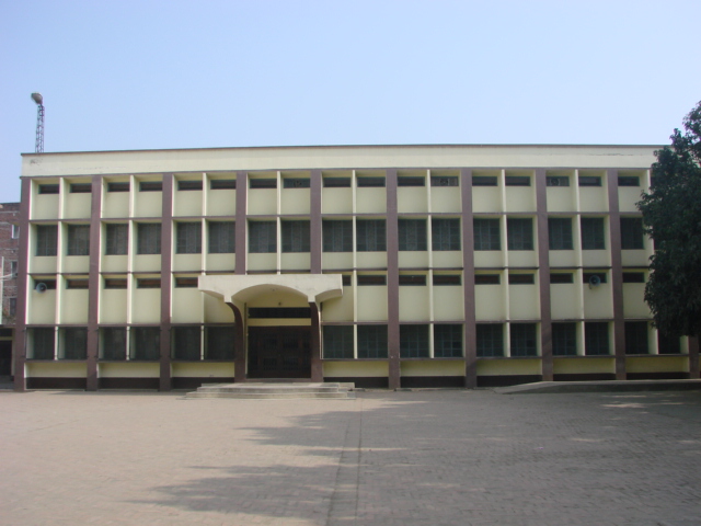 File:Senior wing Loyola.jpg