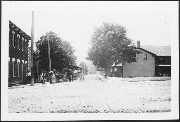 File:Street in Woddbridge, 1910.jpg