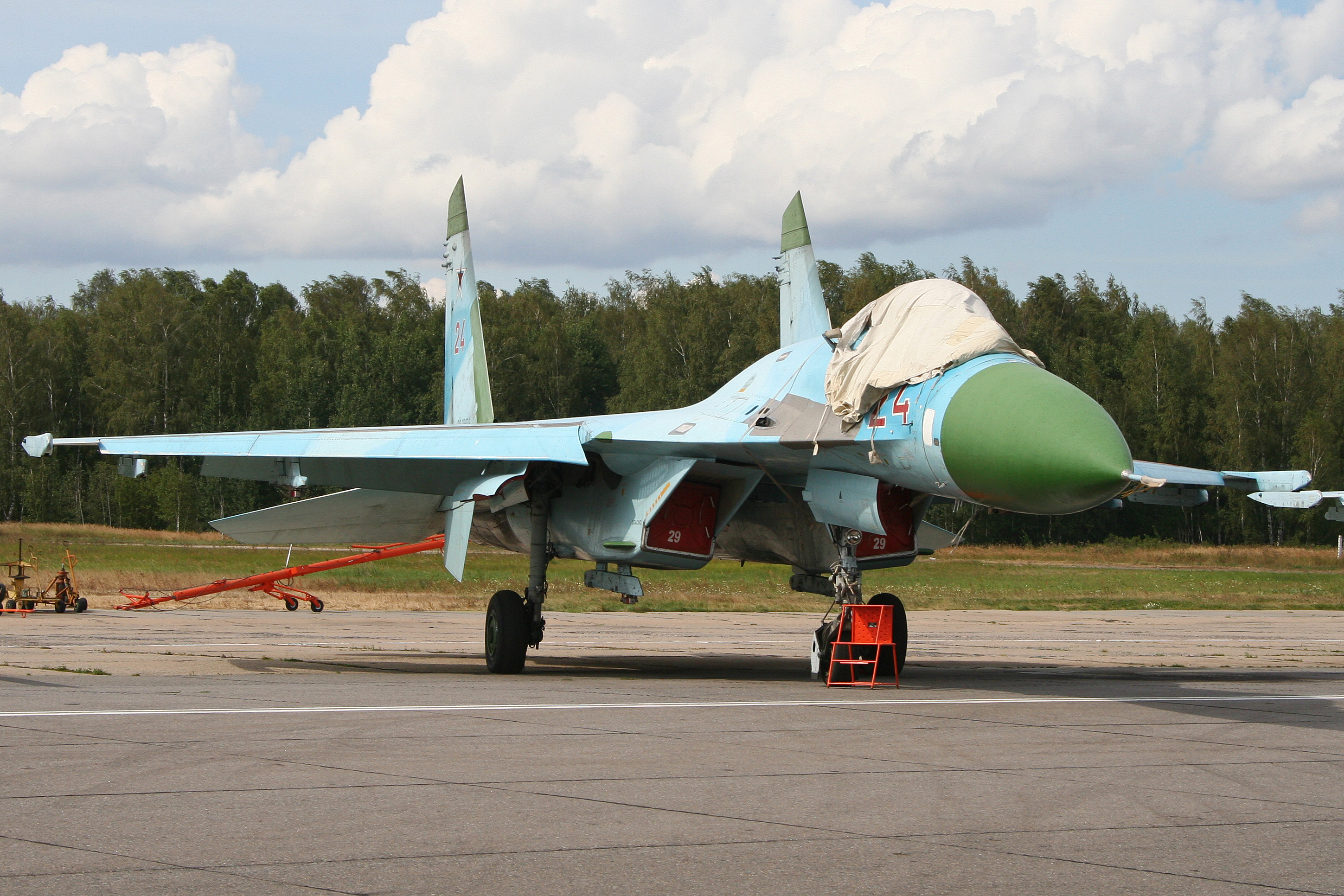 SUKHOI SU-27 FLANKER