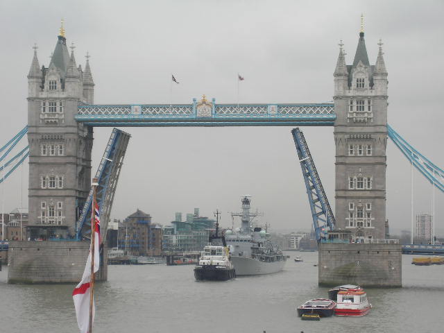 File:TowerBridgeopen.jpg