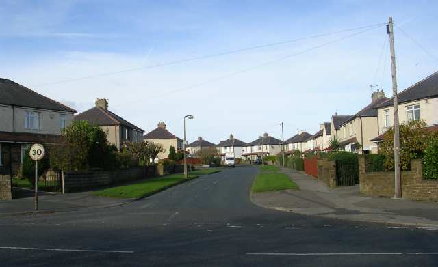 File:Uplands Avenue - Clayton Heights - geograph.org.uk - 602902.jpg