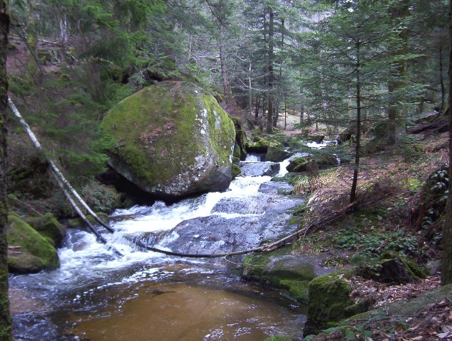 File:Vallée des darots.jpg