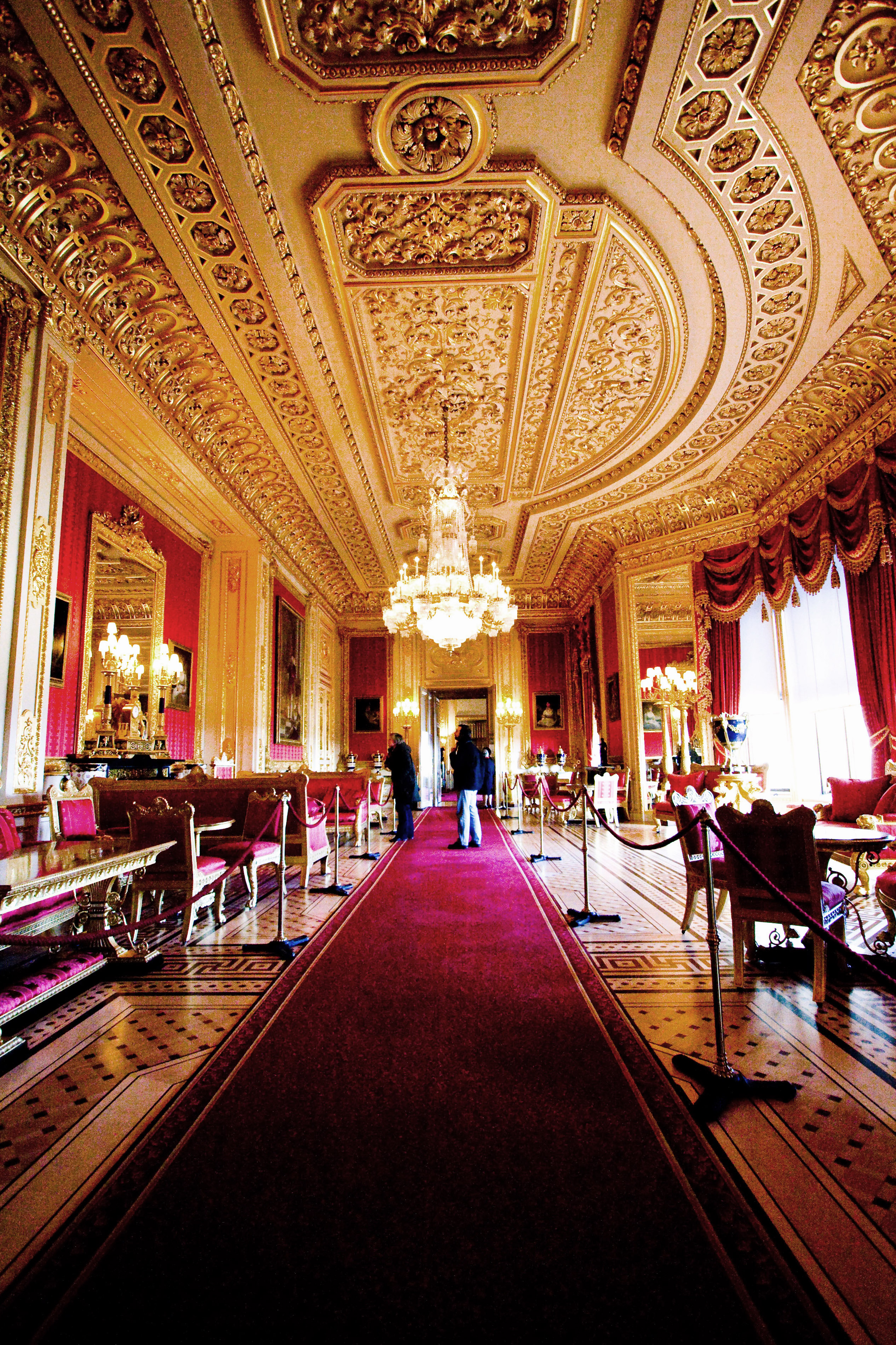 File Windsor Castle Crimson Drawing Room Jpg Wikimedia Commons