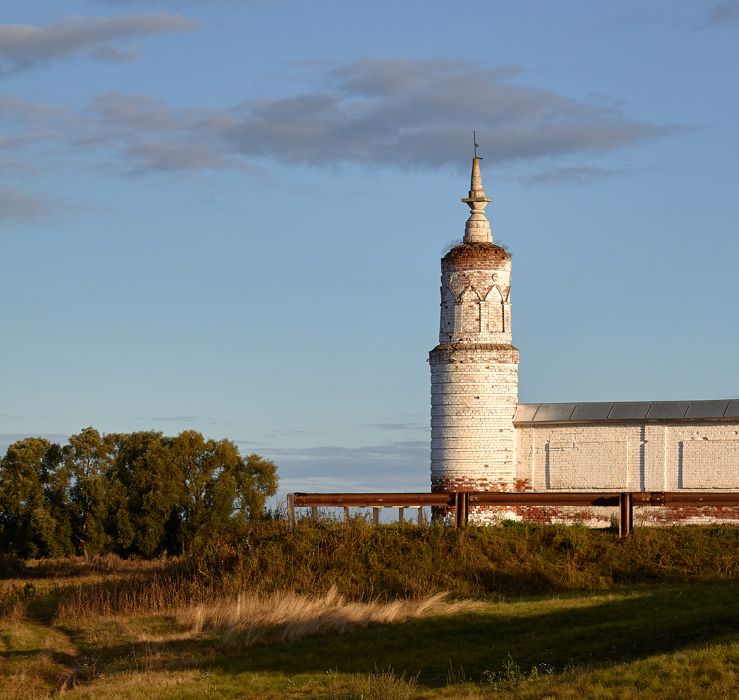 Западная башня