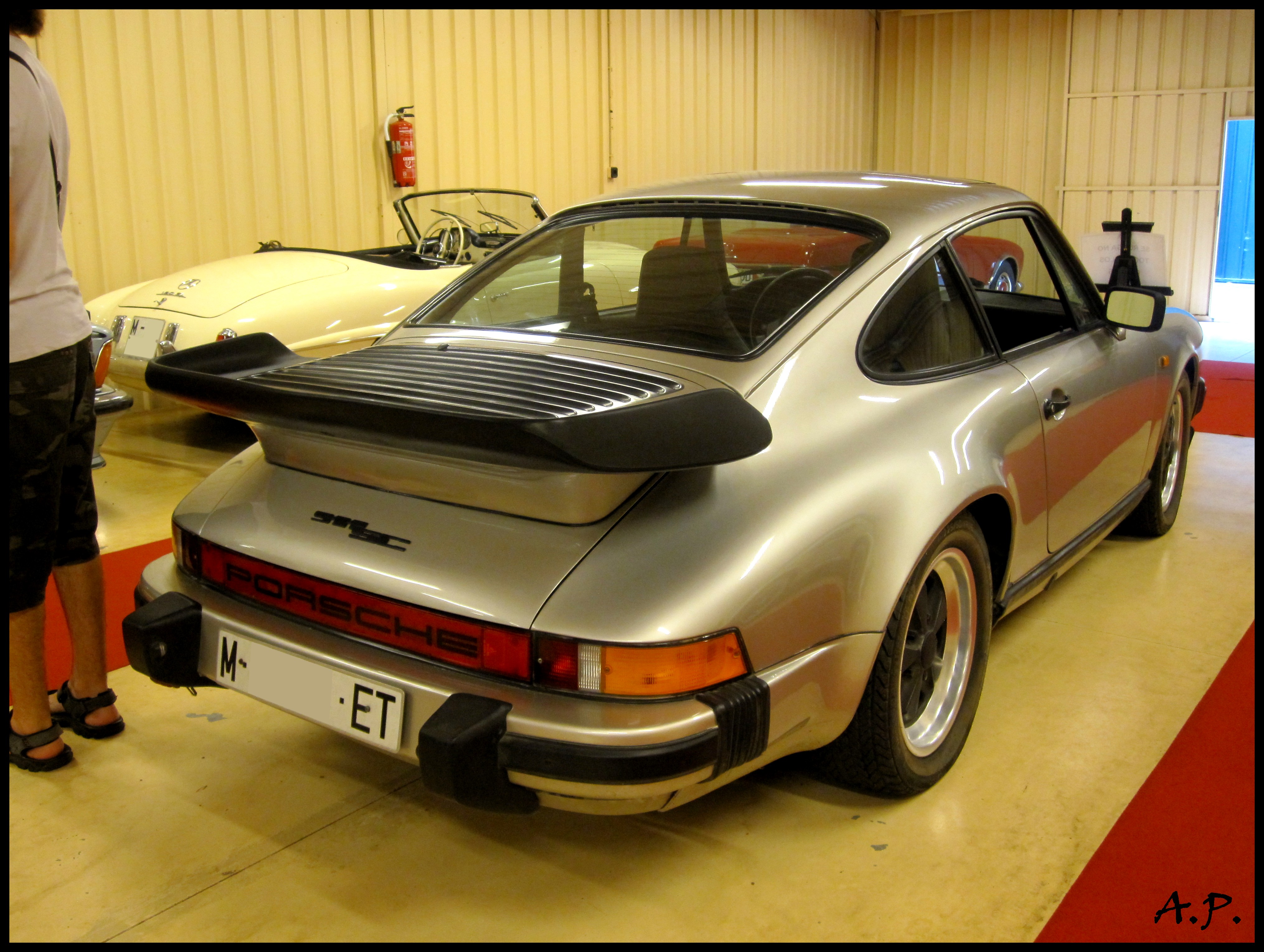 File:1982 Porsche 911 SC (G) (4773552611).jpg - Wikimedia Commons