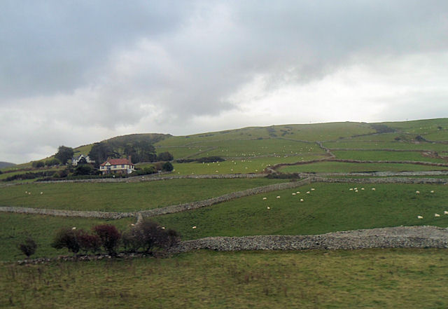 File:Across the fields to Plas Penrhos - geograph.org.uk - 3208616.jpg