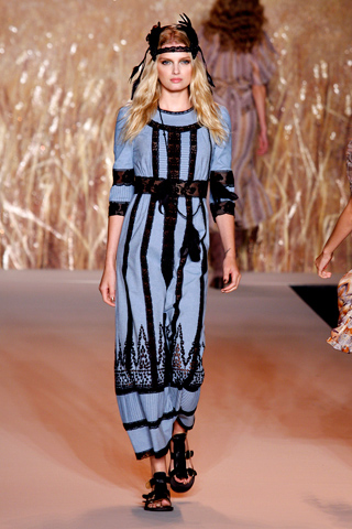 File:AnnaSuiSS2012LightBlueDress.jpg