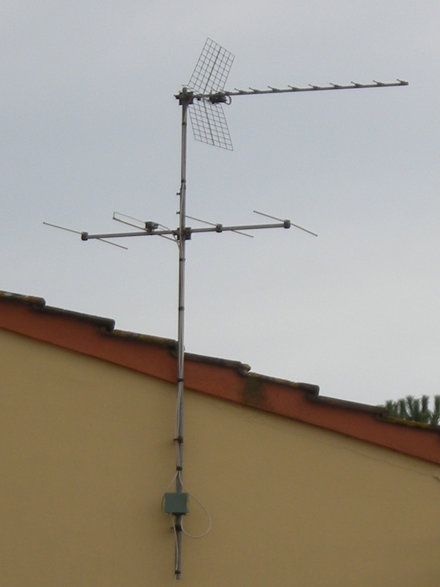 File:P-18-radar-main-antenna.jpg - Wikimedia Commons
