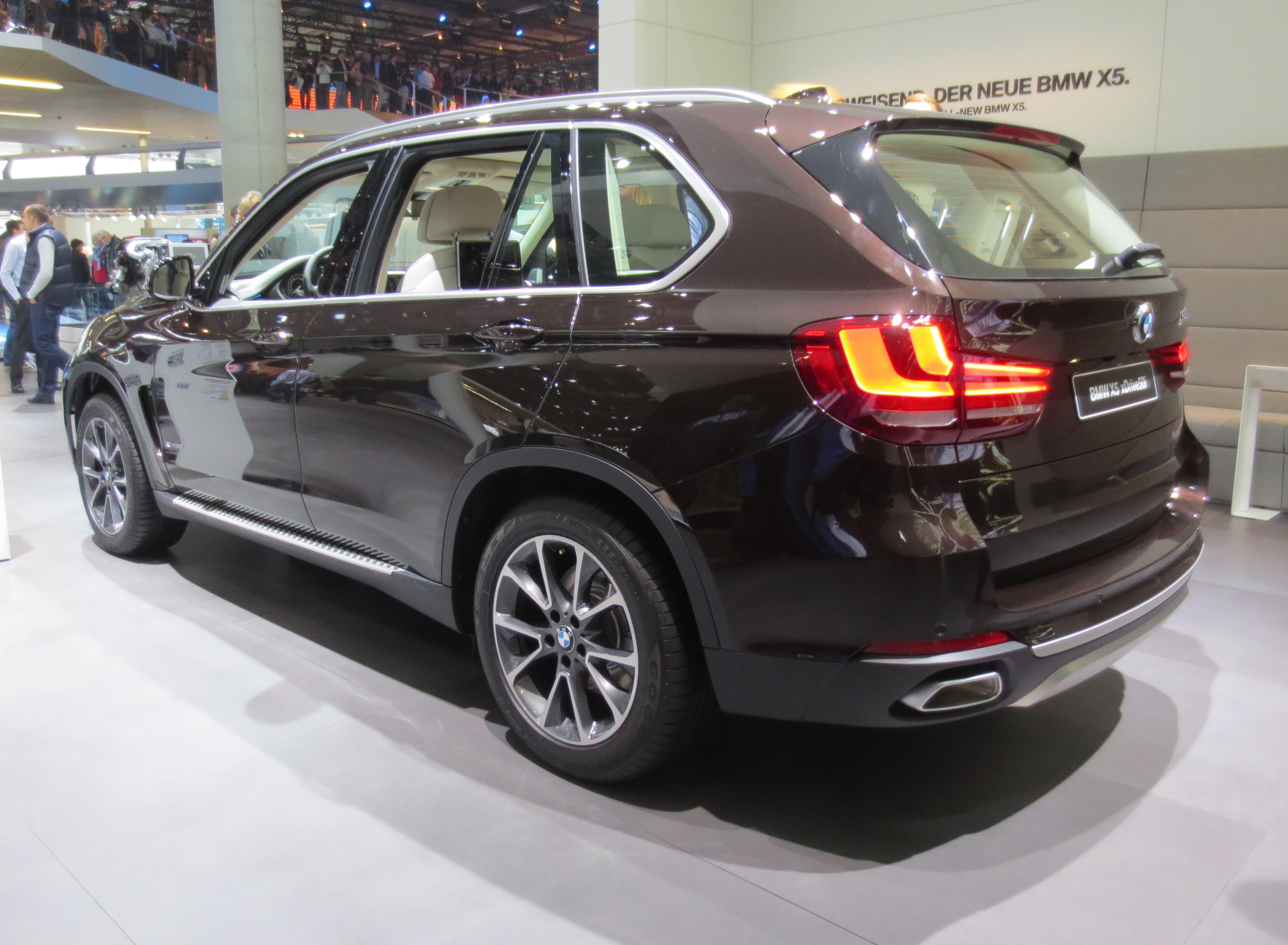 BMW X5 (F15) — Википедия