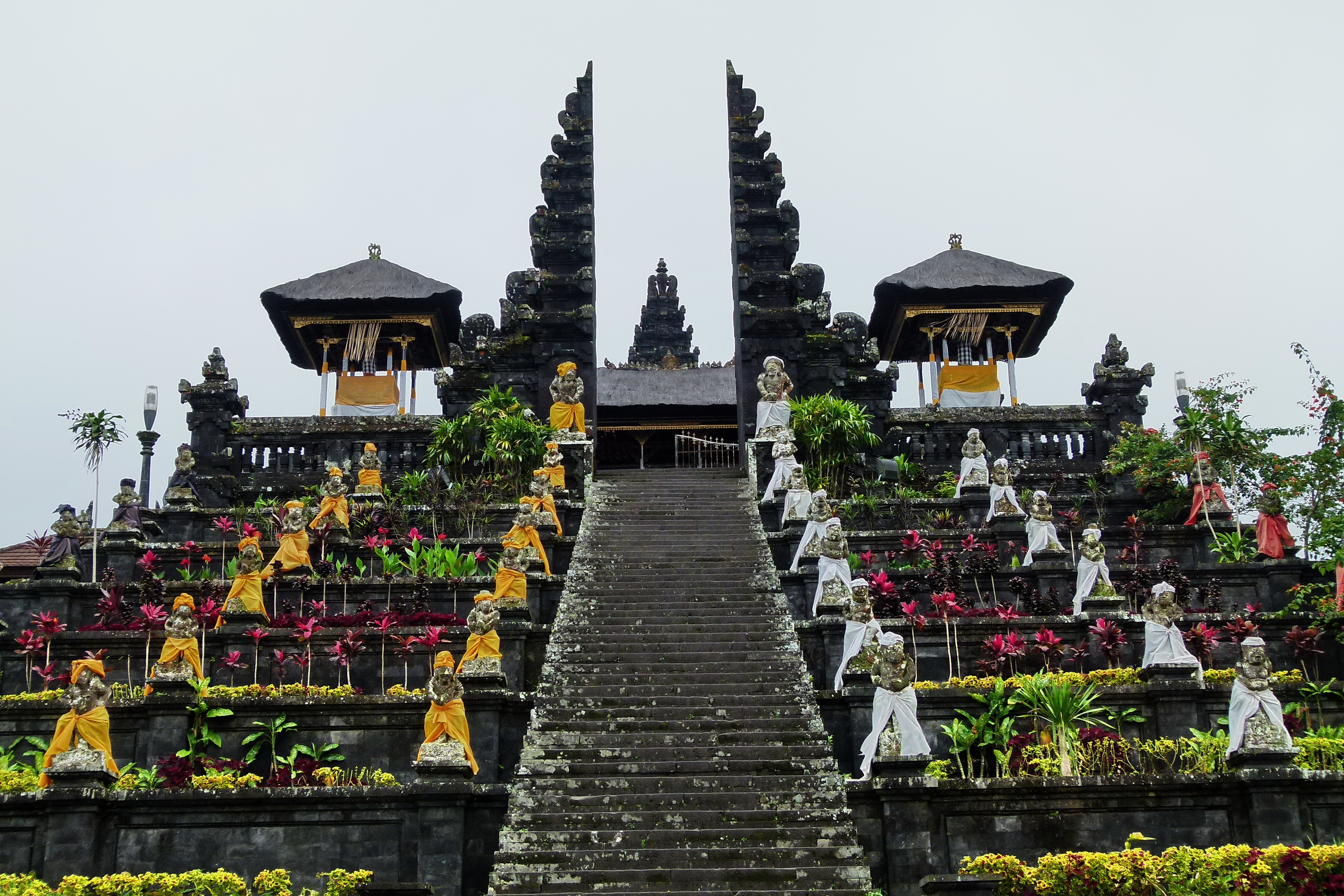 File Bali  Pura  Besakih  6 jpg Wikimedia Commons