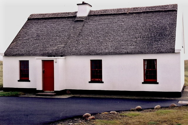 File:Cruit Island - Donegal thatched roof cottages - geograph.org.uk - 1334960.jpg