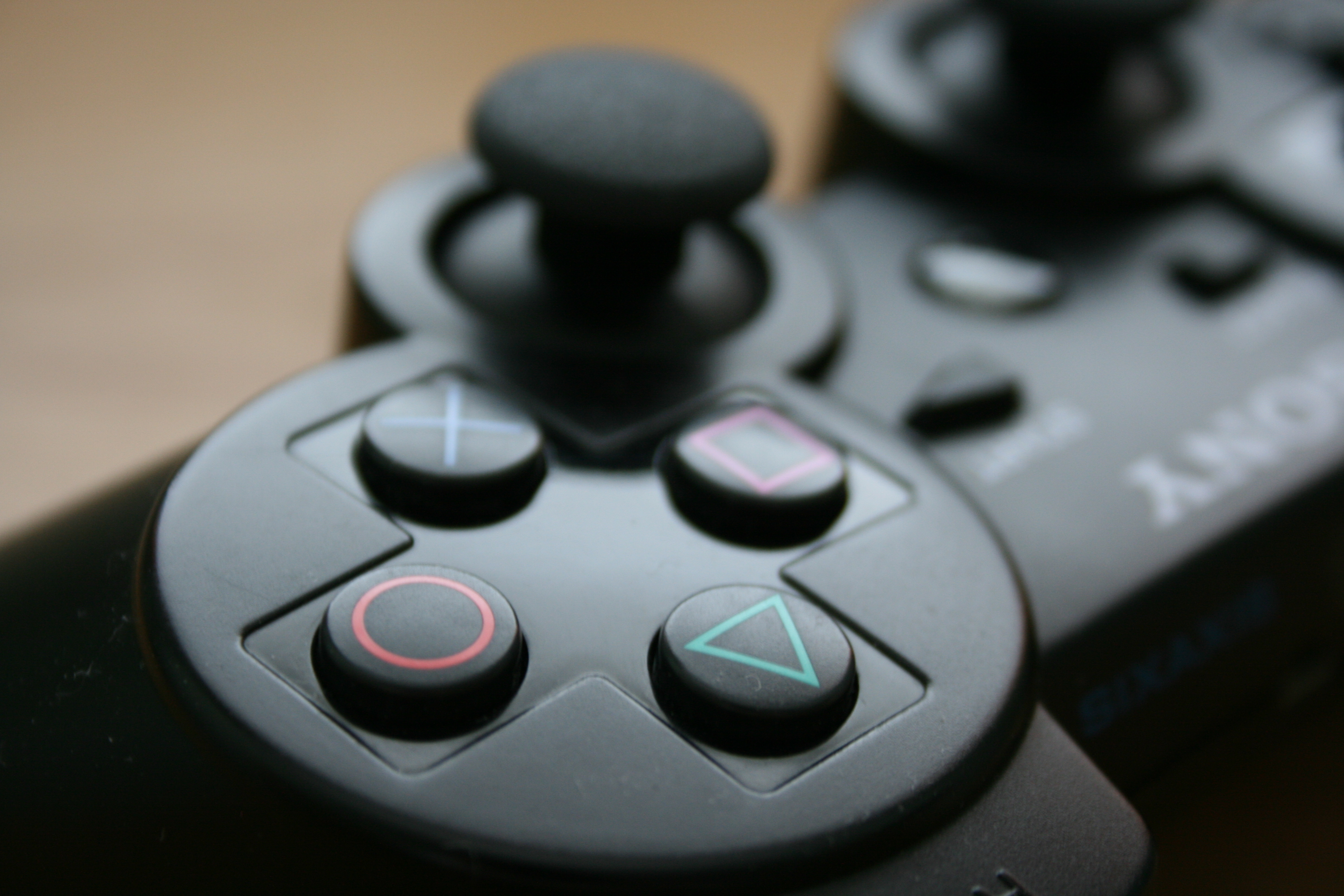 File:DualShock 4.jpg - Wikipedia