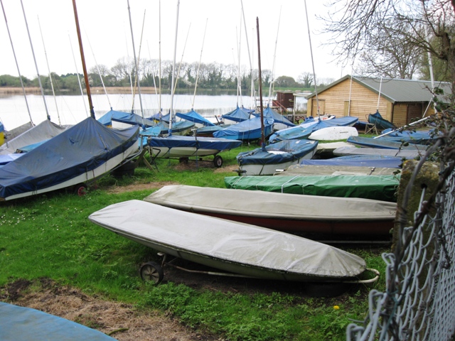 File:Dinghies by the Club House, Weston Turville Reservoir - geograph.org.uk - 1379197.jpg