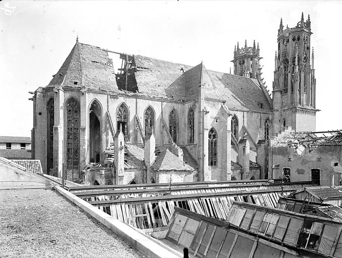 File:Eglise Saint-Martin - Ensemble nord - Pont-à-Mousson - Médiathèque de l'architecture et du patrimoine - APMH00022928.jpg