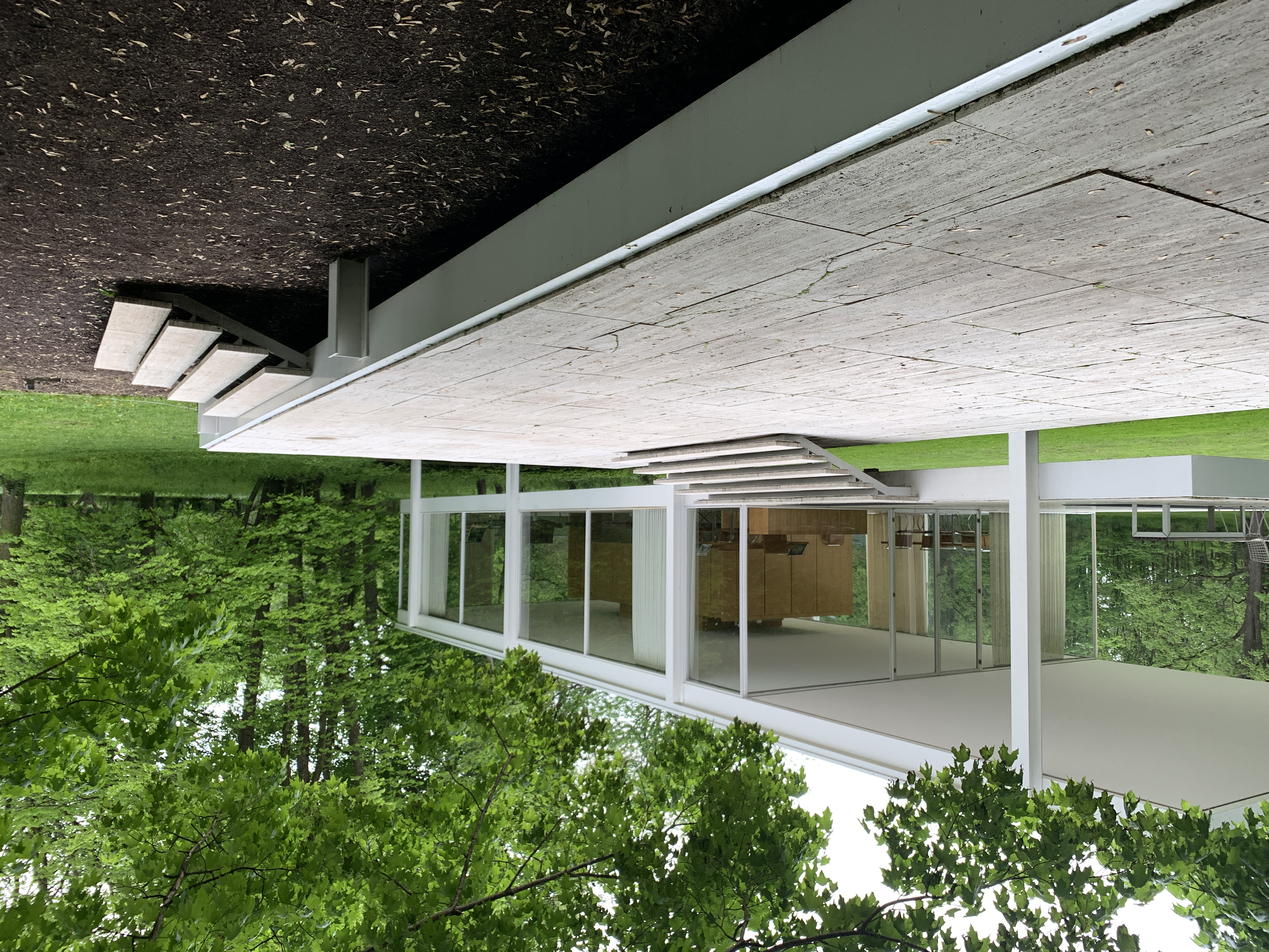 File:Farnsworth House in Plano, IL. Designed by Ludwig Mies van der Rohe in  1949. (47930459907).jpg - Wikimedia Commons