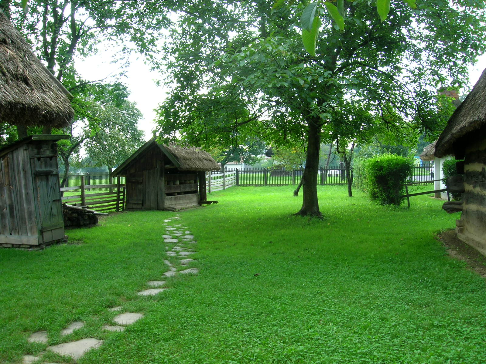 File:Gocsej village house backyard.jpg - Wikimedia Commons