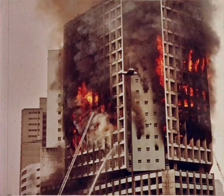 1980: Prédio do antigo Cine Pop foi destruído por um incêndio