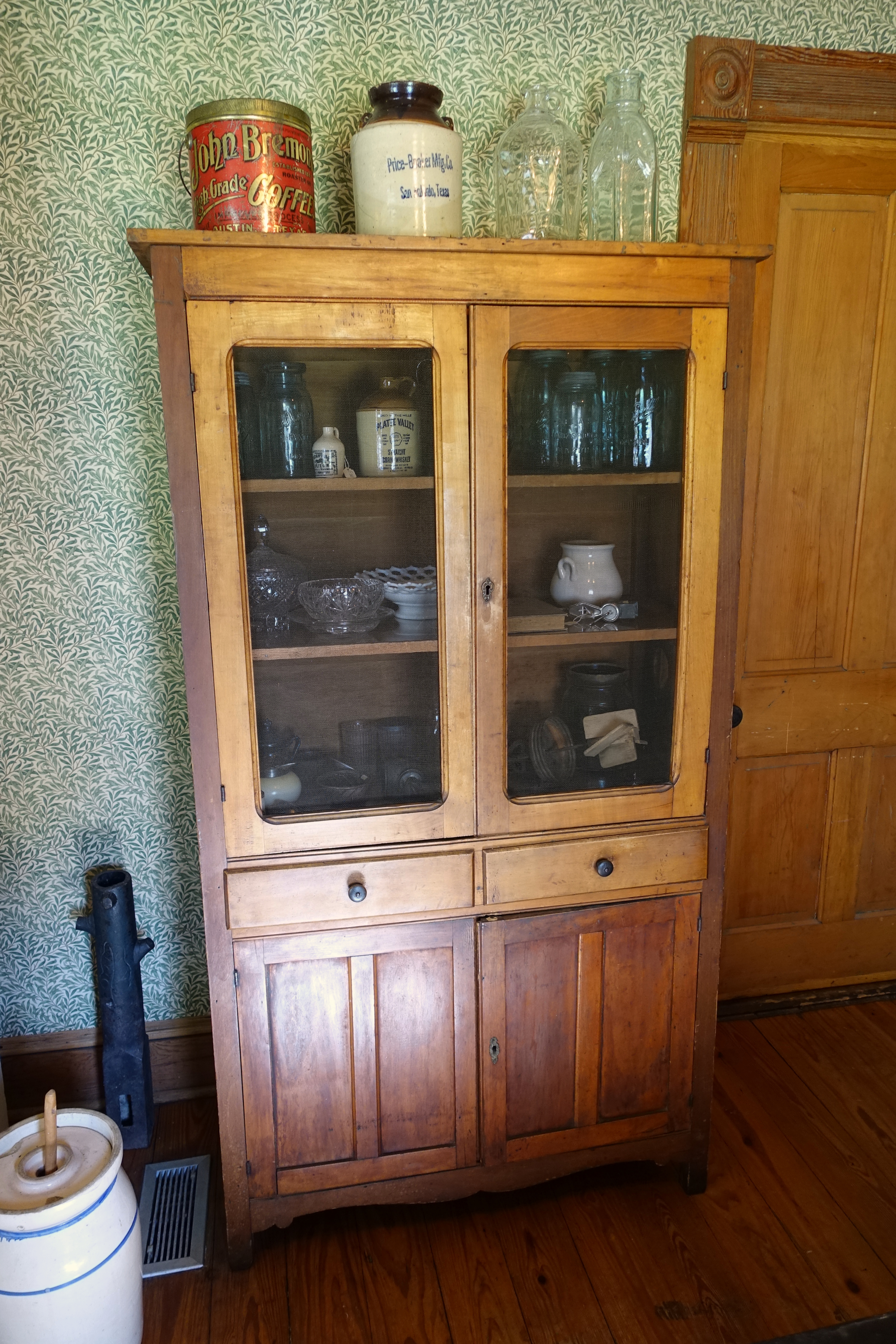 File Kitchen Cabinet O Henry Museum Austin Texas Dsc09249