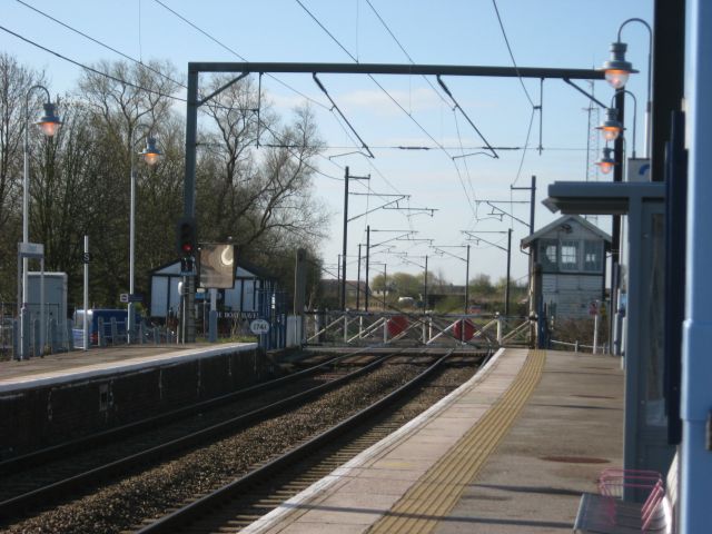 File:Littleport Station looking south - geograph.org.uk - 752898.jpg