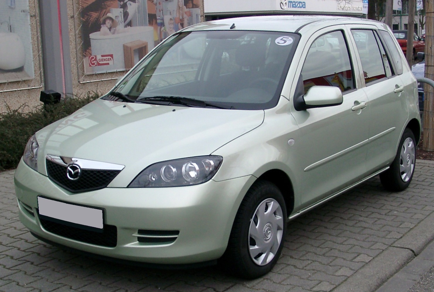 Mazda 2 — Wikipédia