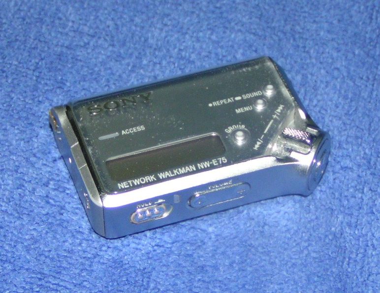 File:Network Walkman NW-E75.jpg - Wikipedia