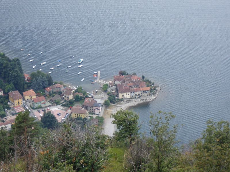 File:Porto di Lierna - panoramio.jpg