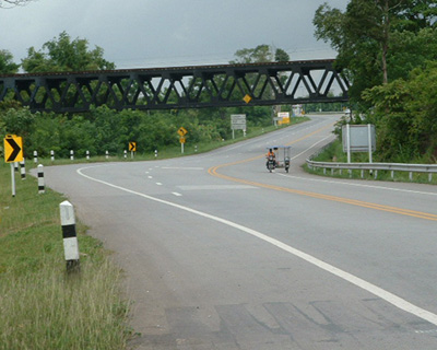 File:Suranarai Road in Thep Sathit.jpg