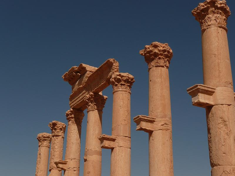 File:Syria 122 - Palmyra - Colonnaded.jpg