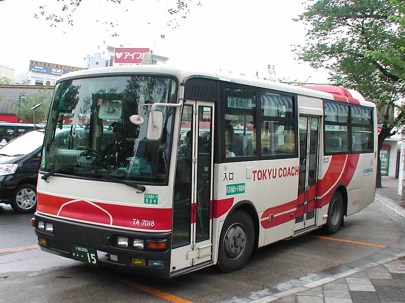 File:Tokyucoach-TA7018.jpg