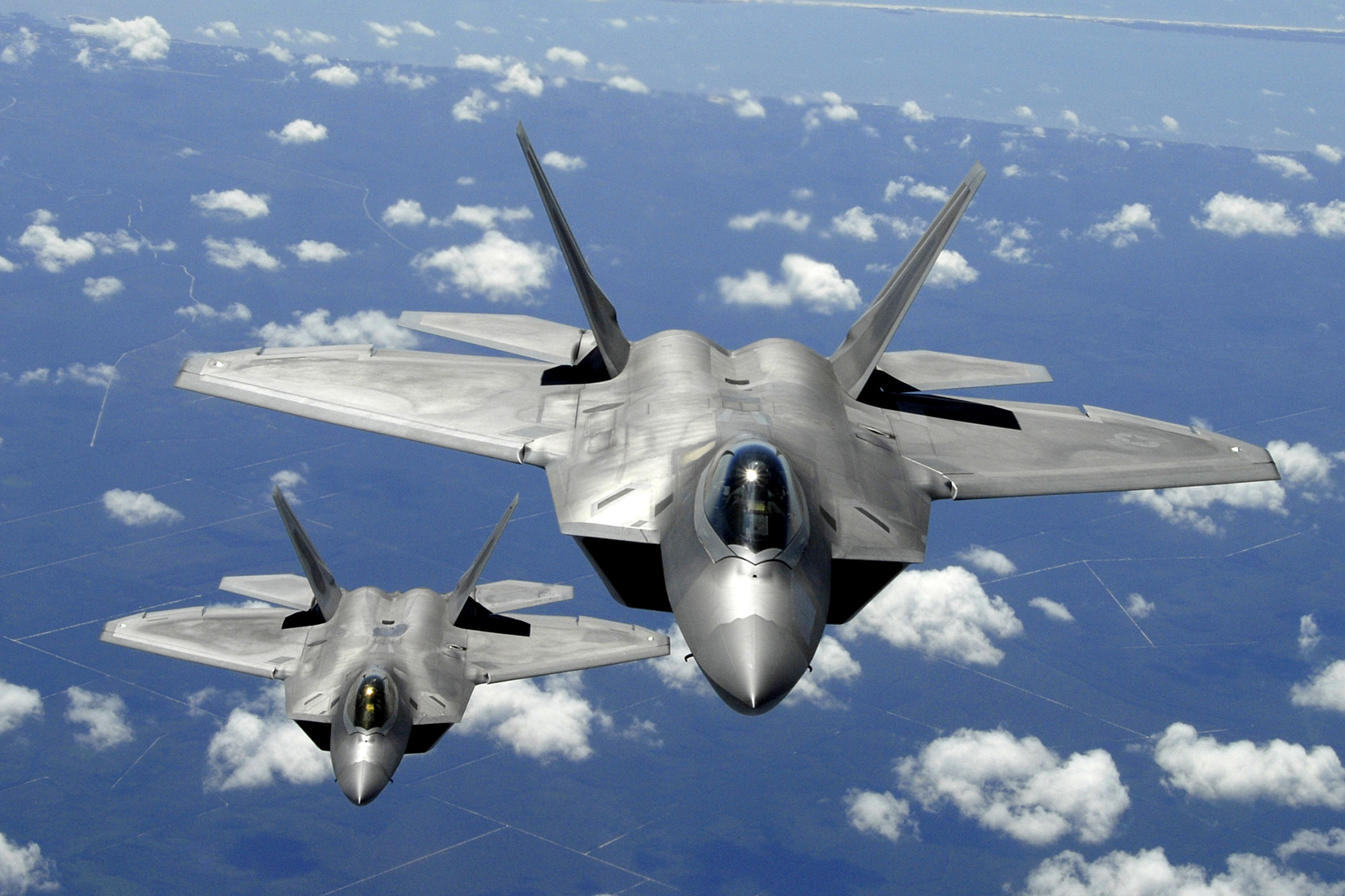 File:two F-22 Raptor In Column Flight(2).Jpg