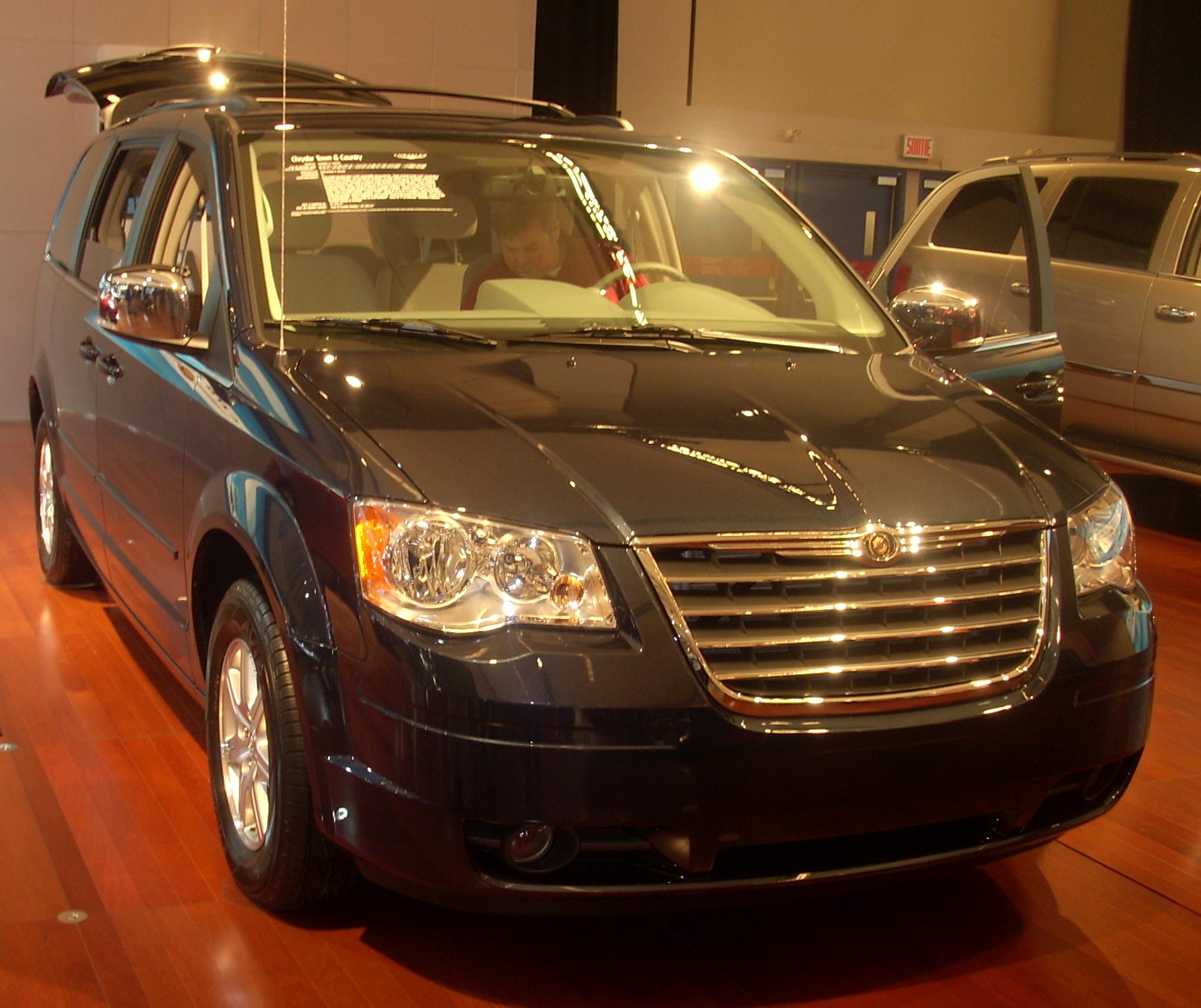 Chrysler Town Country 2008 салон