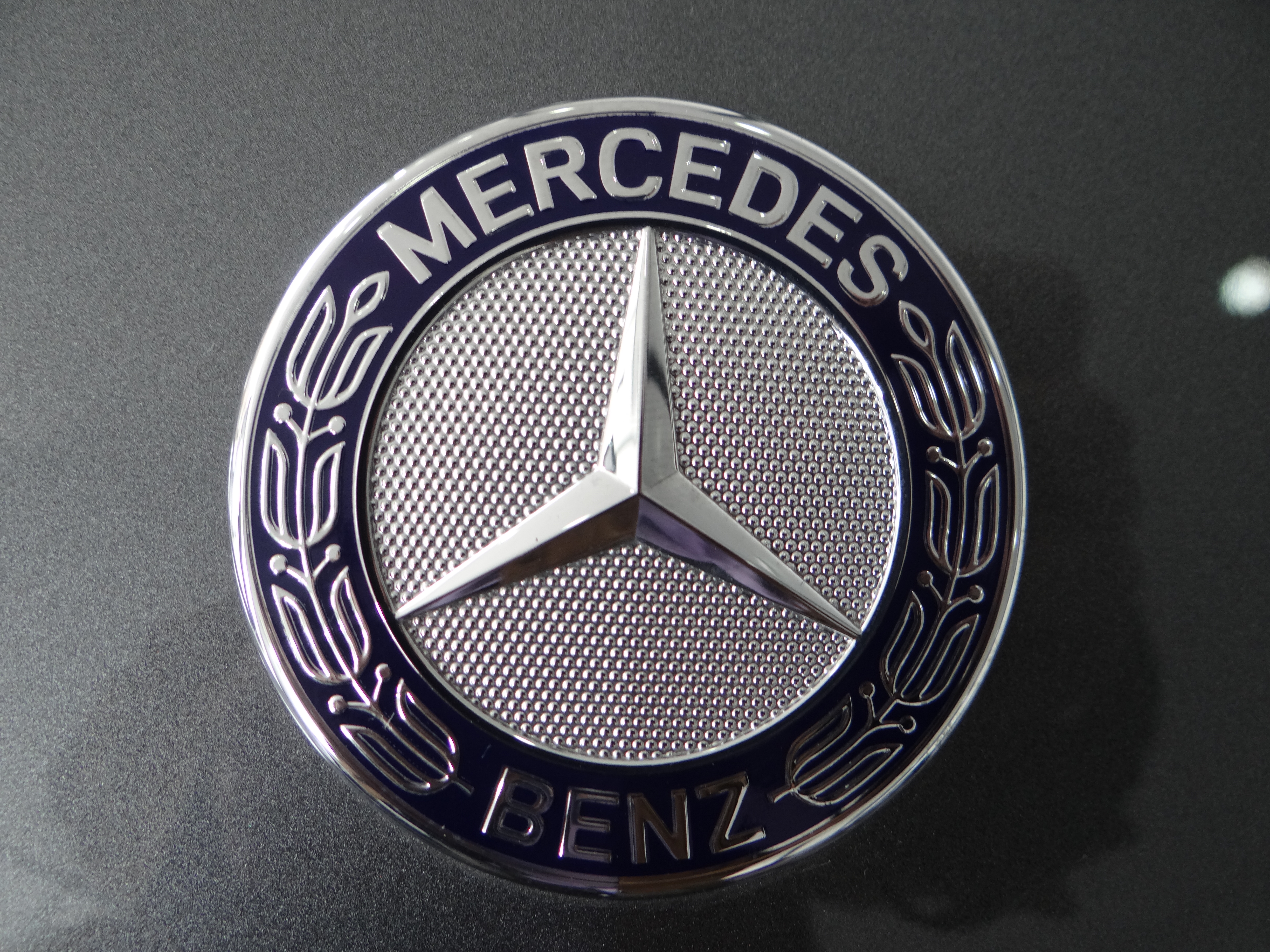 File Mercedes Benz Front Logo Mercedes Benz Photography By David Adam Kess Jpg Wikimedia Commons