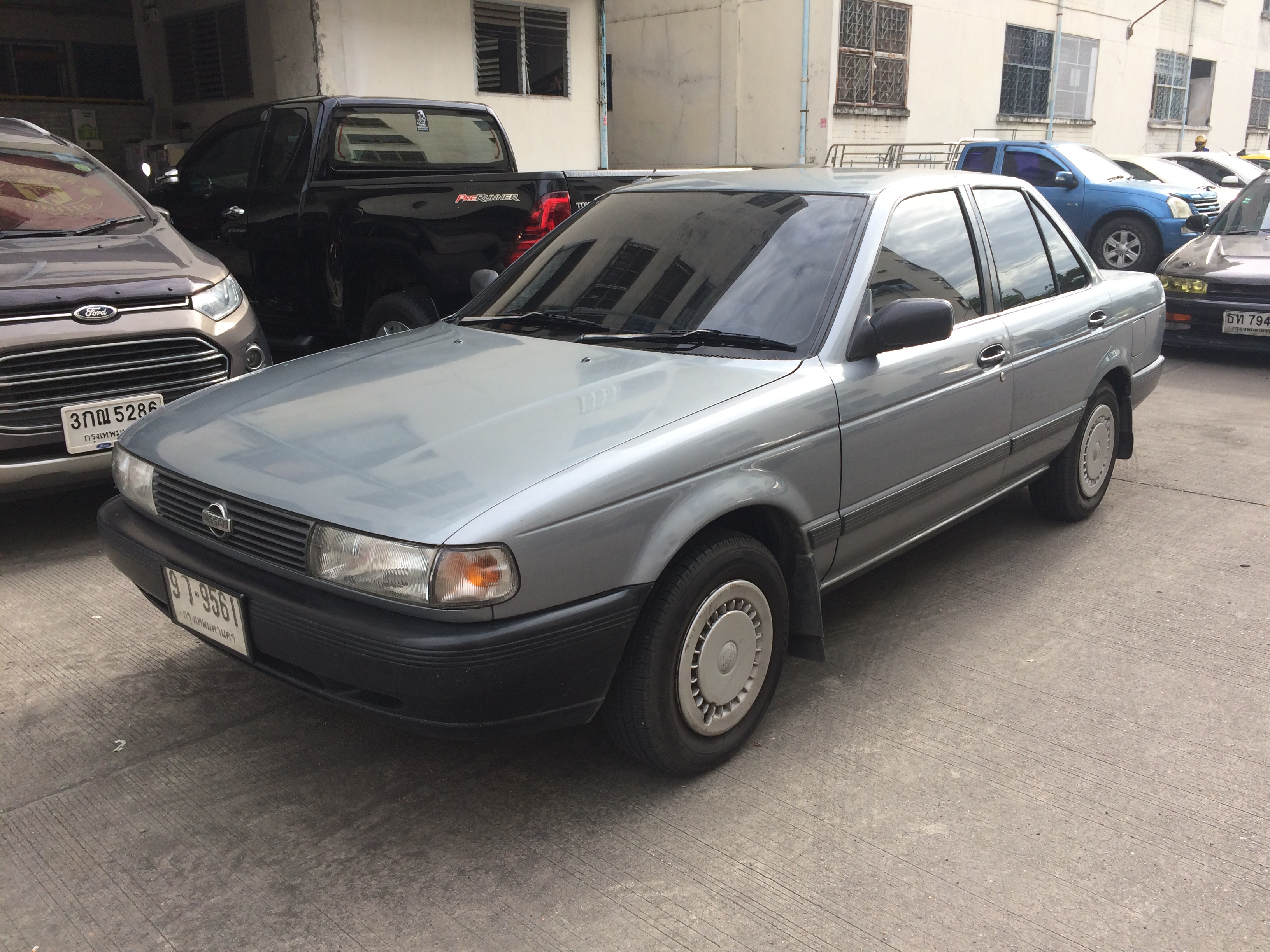 File:1991-1992 Nissan Sentra (B13) EX Saloon Sedan (19-08-2017)  -  Wikimedia Commons