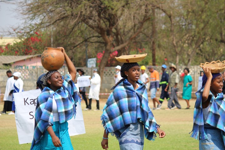 File:African students marching 1.jpg