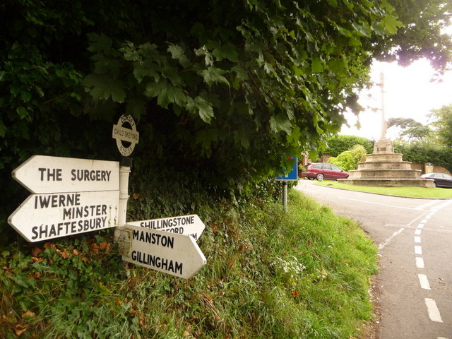 File:Child Okeford, finger-post - geograph.org.uk - 1406214.jpg