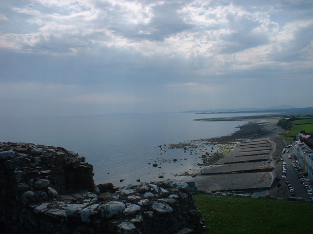 File:Coastline West of Criccieth Castle - geograph.org.uk - 240473.jpg