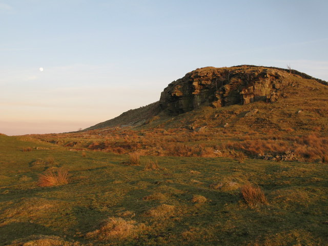 File:Collar Heugh Crag - geograph.org.uk - 696889.jpg