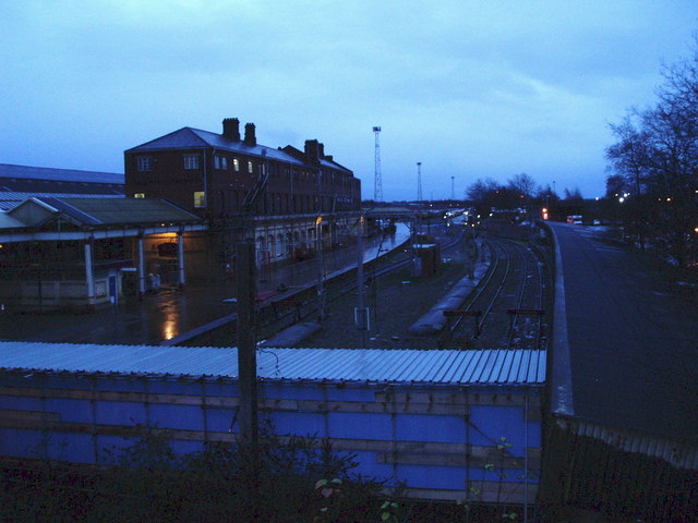 File:Crewe station - geograph.org.uk - 302506.jpg