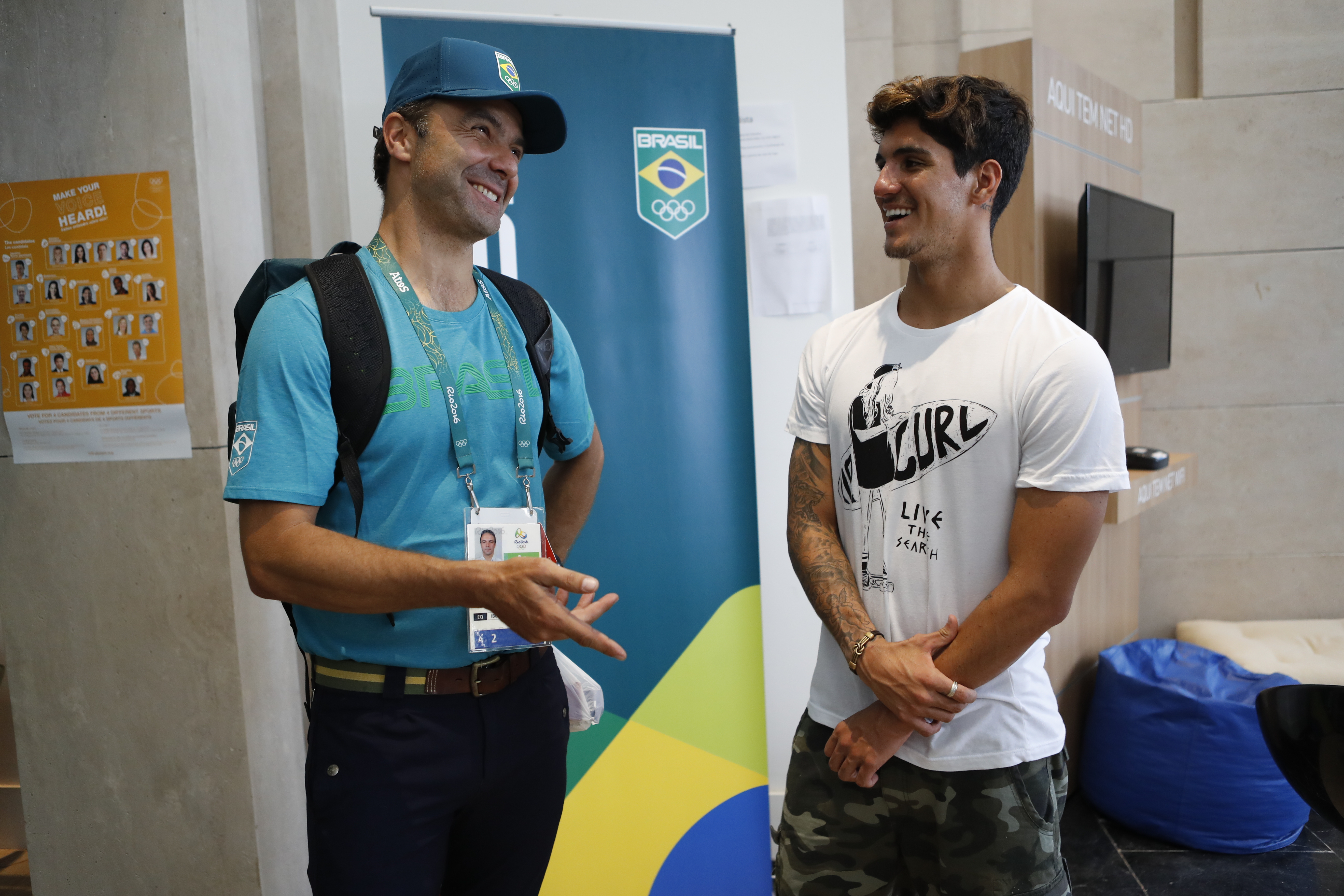File:Gabriel Medina visita atletas brasileiros na vila olímpica  (28446090210).jpg - Wikimedia Commons