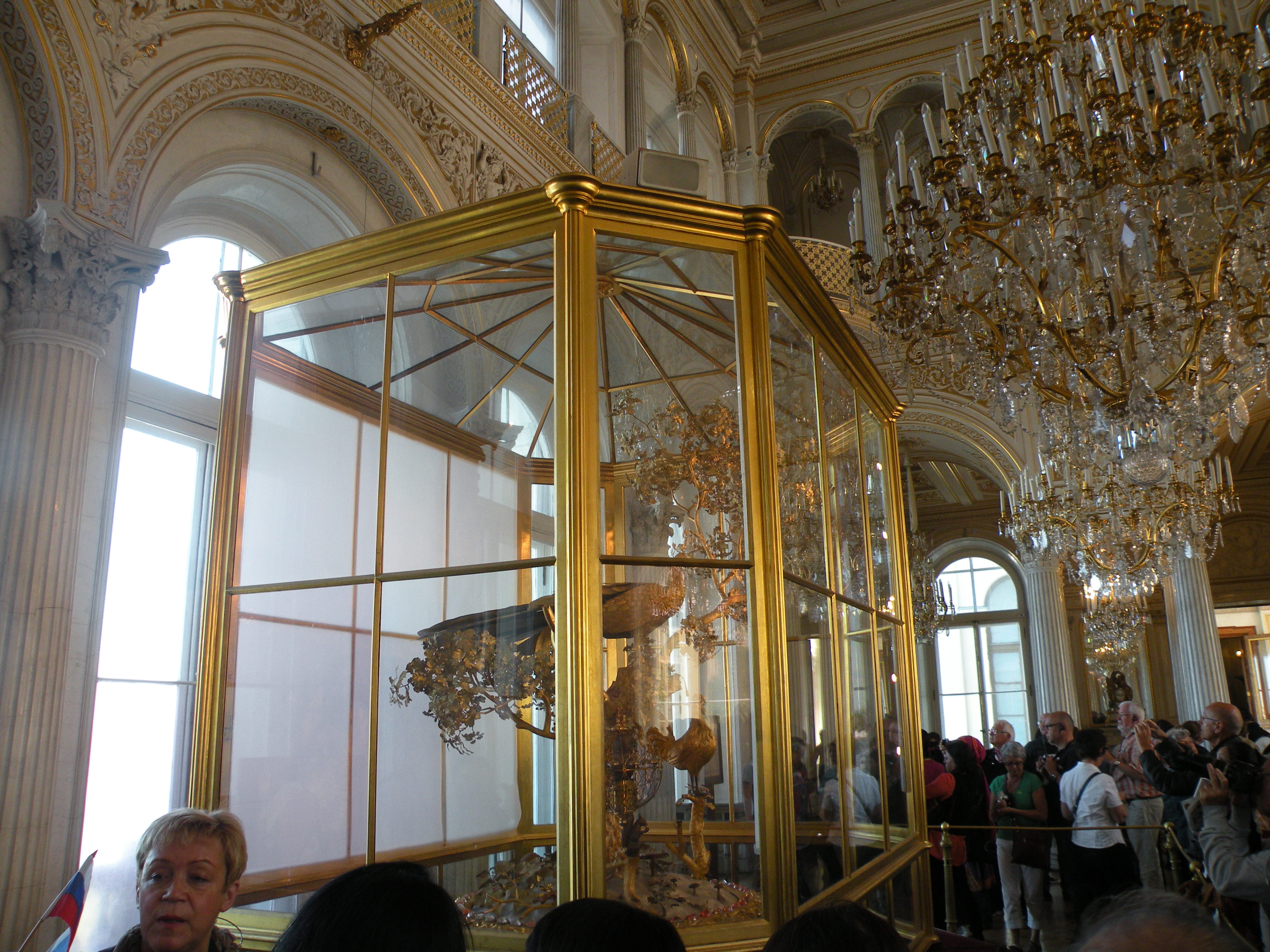 Эрмитаж час. Peacock Clock Hermitage. Белка Эрмитаж. Часы Эрмитажа время работы. Эрмитаж часы работы сегодня для пенсионеров.