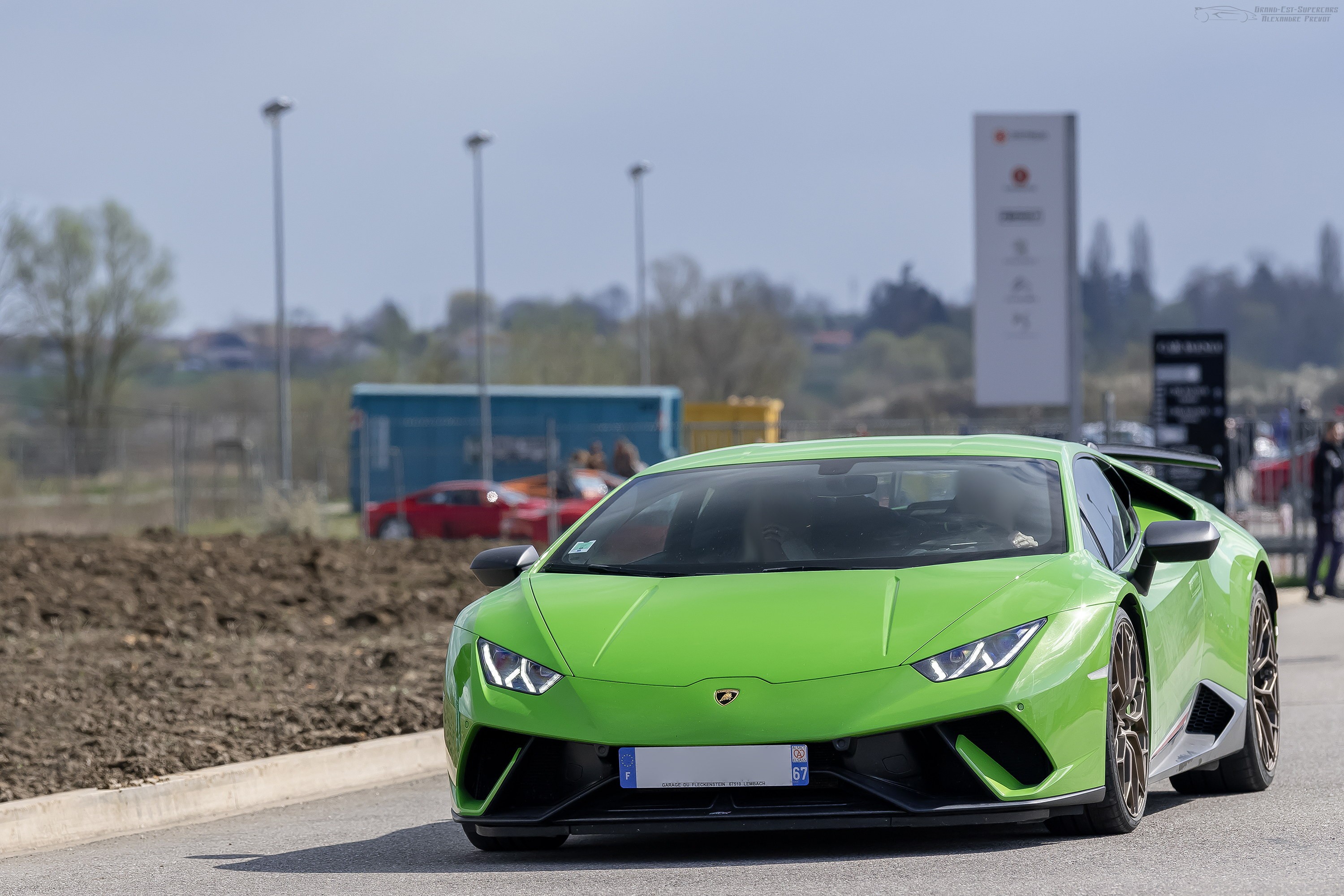 Lamborghini Huracan двери вверх