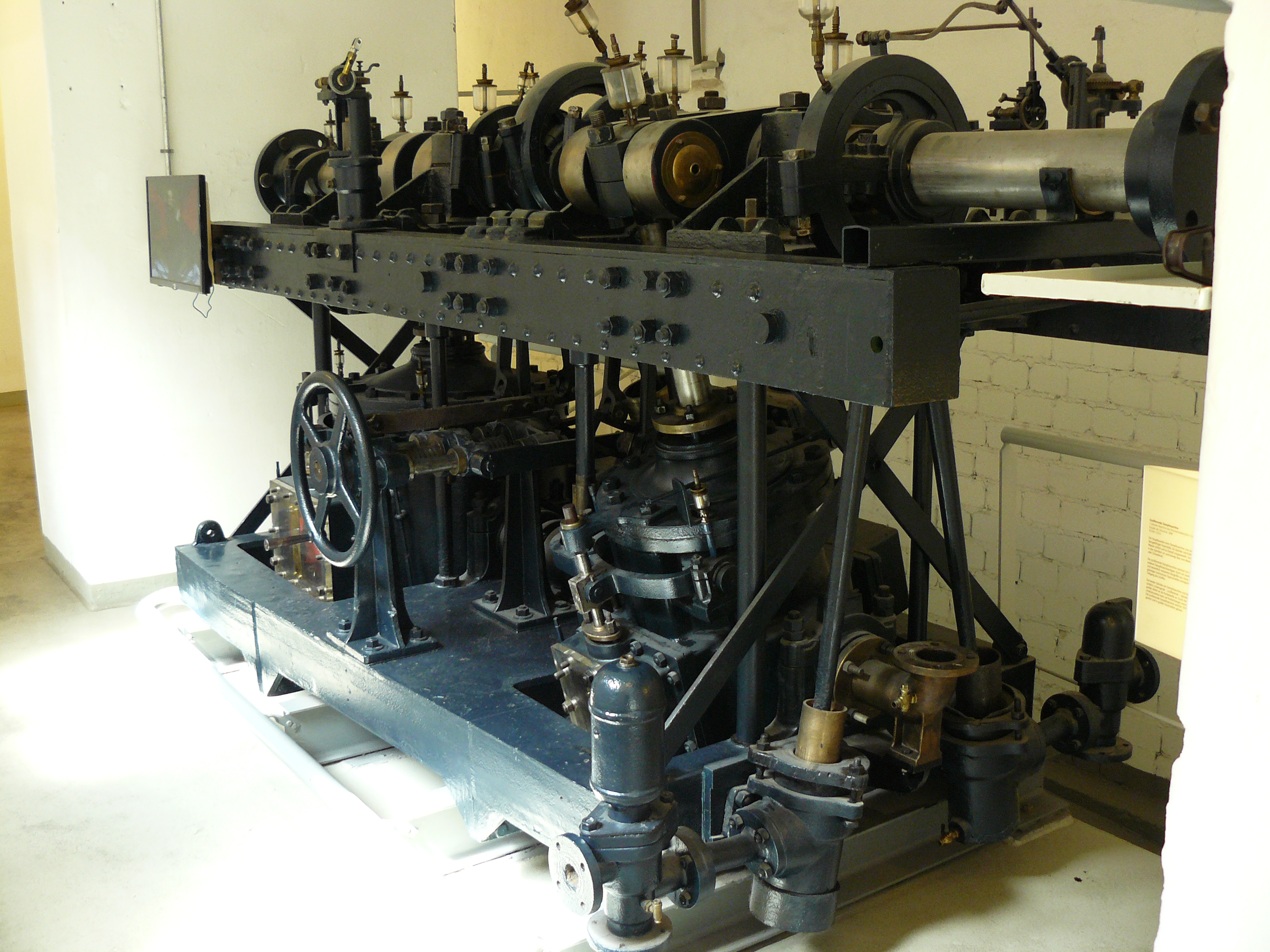 Polzunov was the first to construct a steam engine фото 80