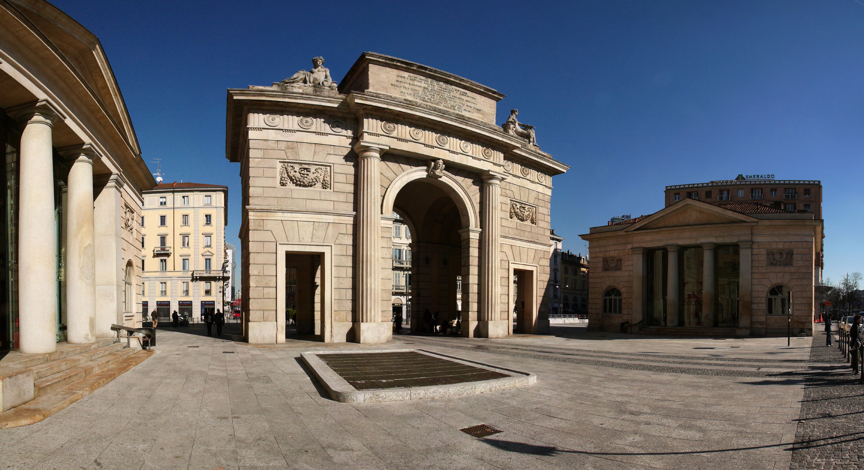 Milano porta