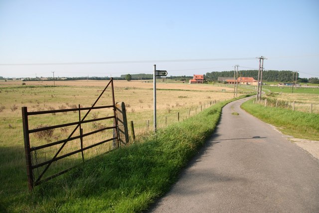 File:Moor Farm Lane - geograph.org.uk - 978386.jpg