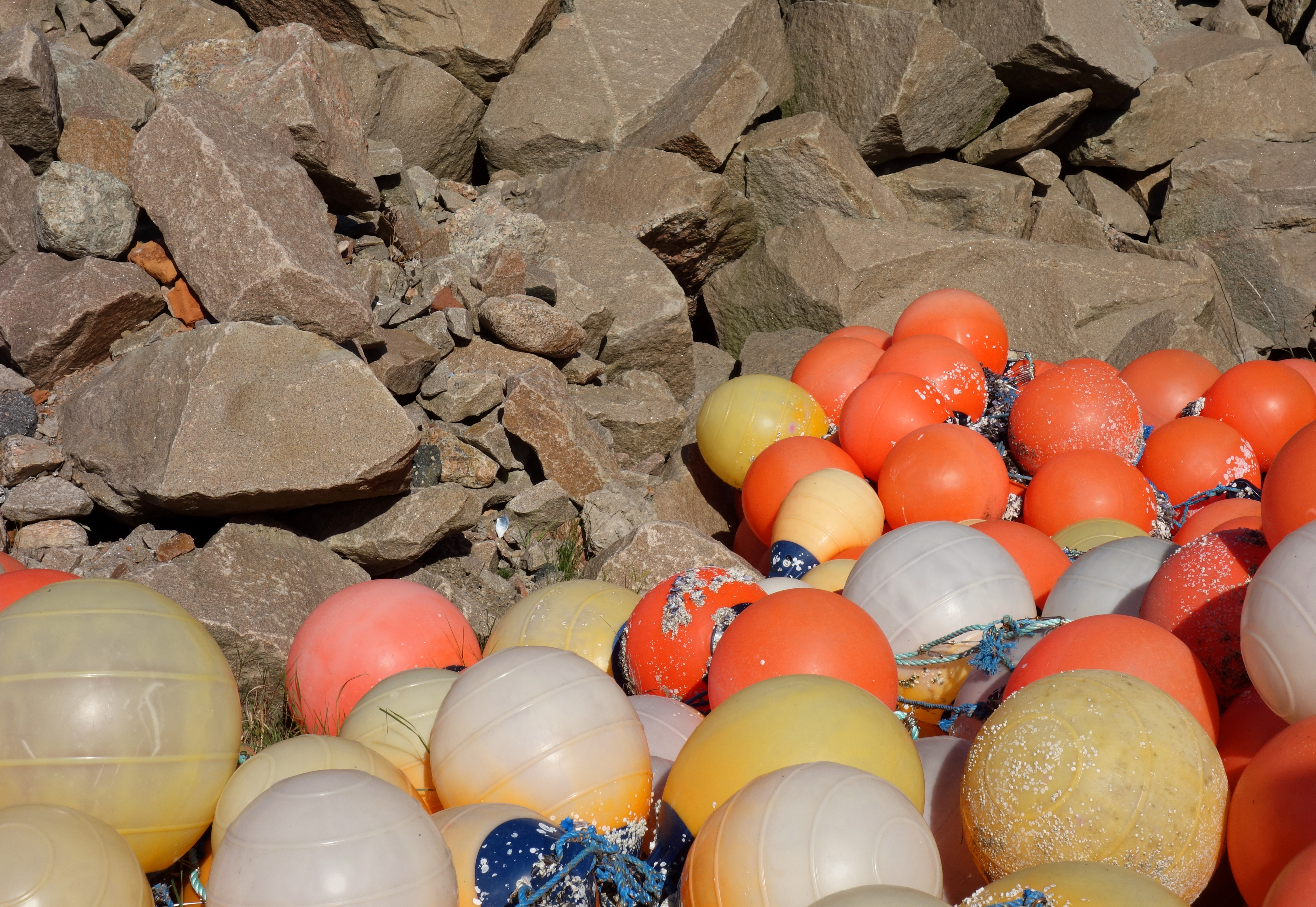 File:Multicolored fishing balls and granite.jpg - Wikimedia Commons