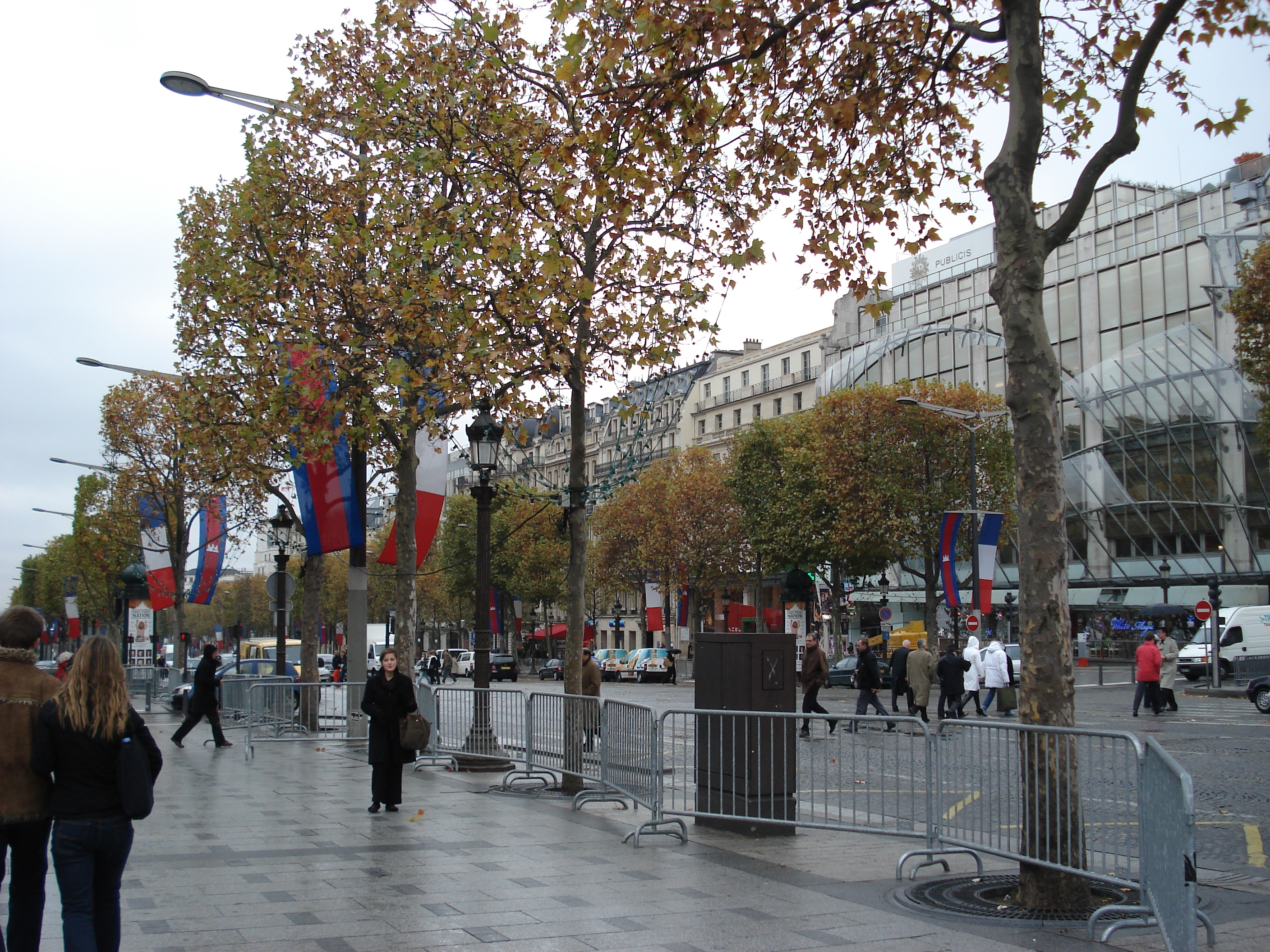 Paris Neighbourhood Guide: The Avenue des Champs-Elysées