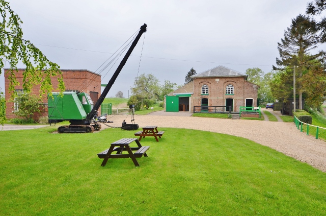 File:Pinchbeck Pump - Lincolnshire (geograph 3468438).jpg