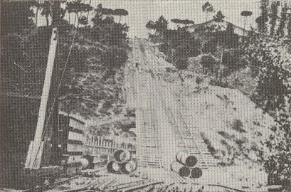 File:Plano inclinado nas obras da Ponte Maria Pia - GazetaCF 1652 1956.jpg