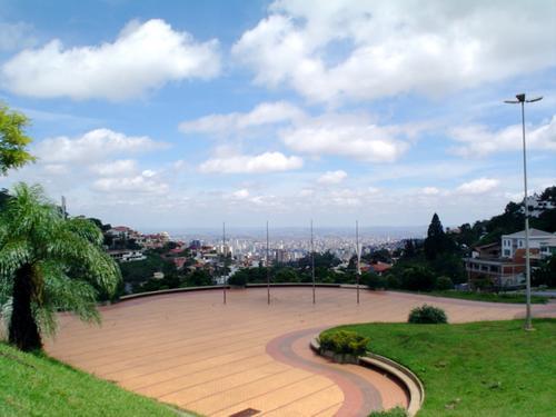 File:Praça Israel Pinheiro (Praça do Papa) Belo Horizonte.jpg