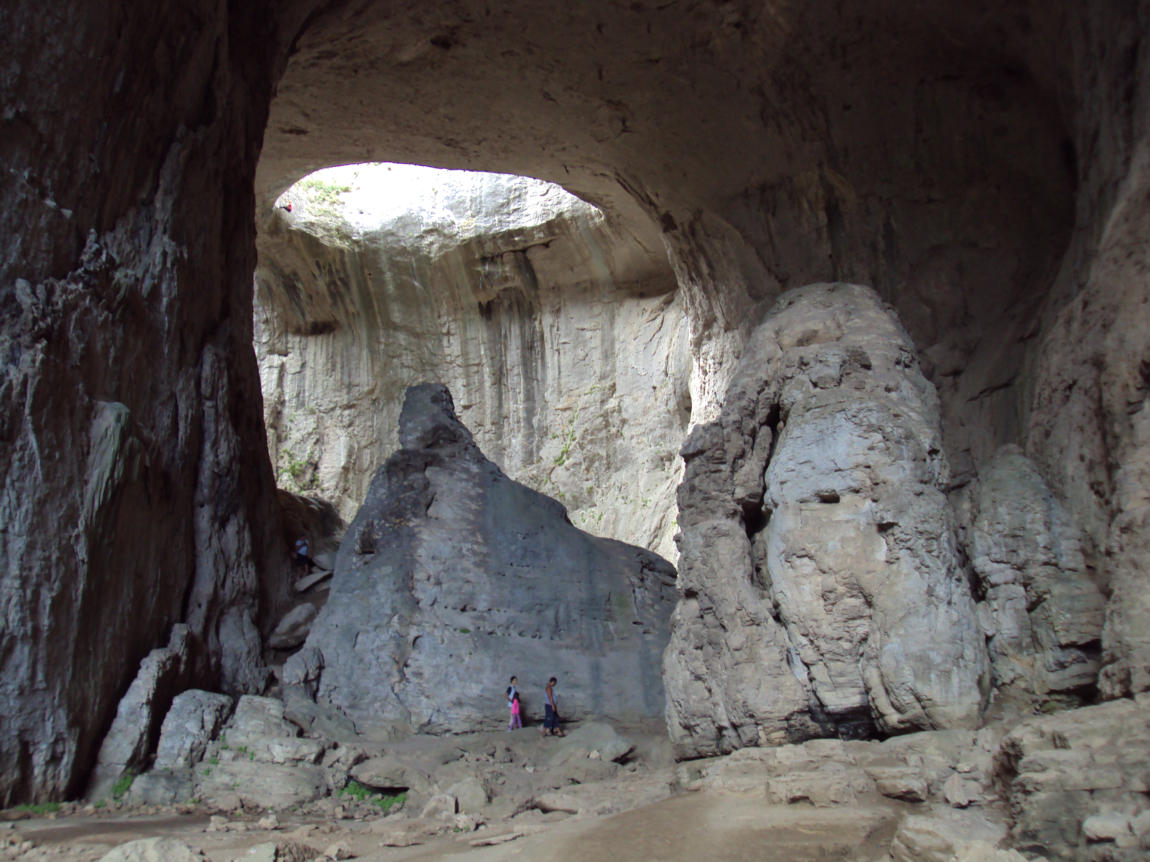 пещеры в болгарии